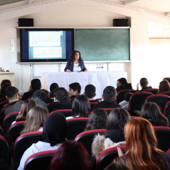 Bandırma/Şehit Mehmet Günenç Anadolu Lisesi’ne “Yöresel Yemekler” Semineri Verildi.