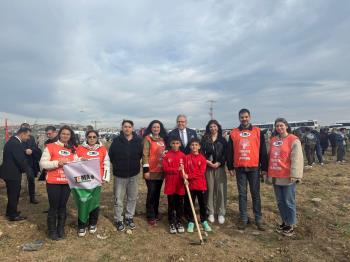 “Yeşil Vatan” Projesi Kapsamında Öğrencilerimizden Fidan Dikimi