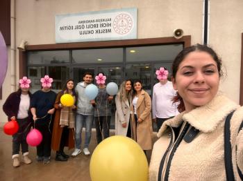 “Geleceği Boyayan, Engelsiz Eller” Projesi ile Özel Gereksinimli Öğrencilere Sanatsal Destek