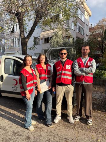 Öğrencilerimizden Türk Kızılayı Erdek Şubesi İş Birliğiyle “Kırmızı Yelekli Kahramanlar” Projesi