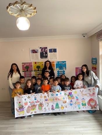 Küçük Ressamlarla Yeni Yıla Rengarenk Bir Merhaba